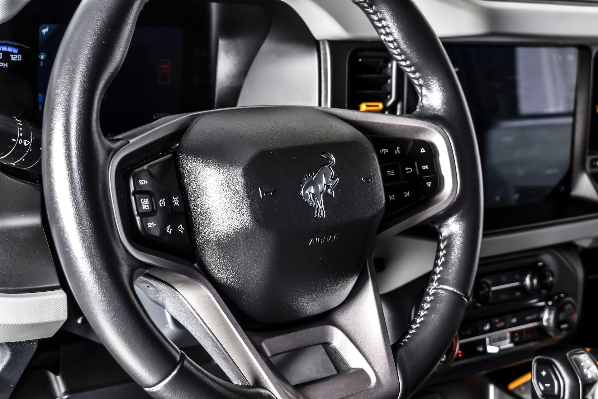 Used 2023 Cactus Gray Ford Badlands image 18