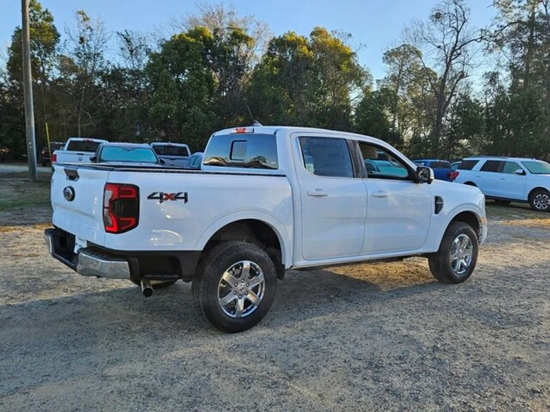New 2025 Oxford White Ford LARIAT® image 11