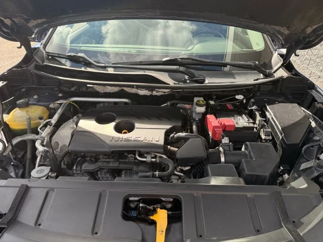 Used 2021 Blue Nissan SL image 6