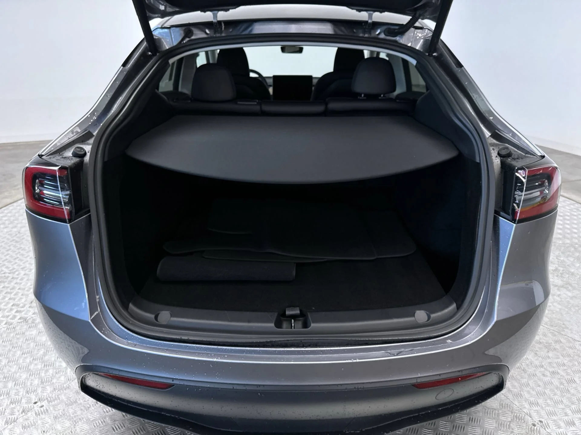 Used 2025 Stealth Grey Tesla Long Range image 25