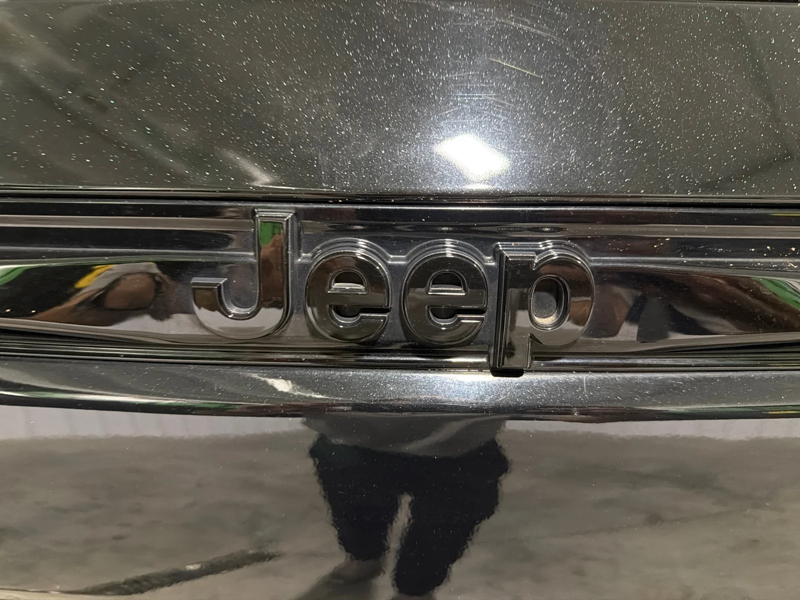 Certified Used 2024 Diamond Black Crystal Pearlcoat Jeep Altitude X image 9