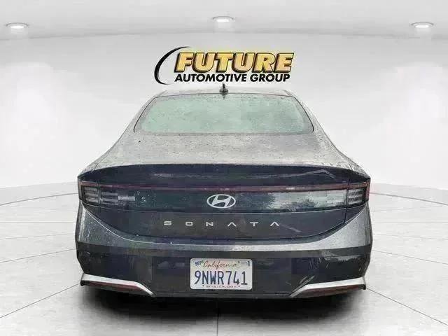 Used 2025 Gray Hyundai SEL image 4