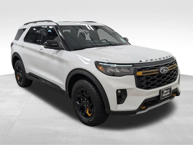 New 2026 Star White Metallic Tri-Coat Ford Tremor® image 49