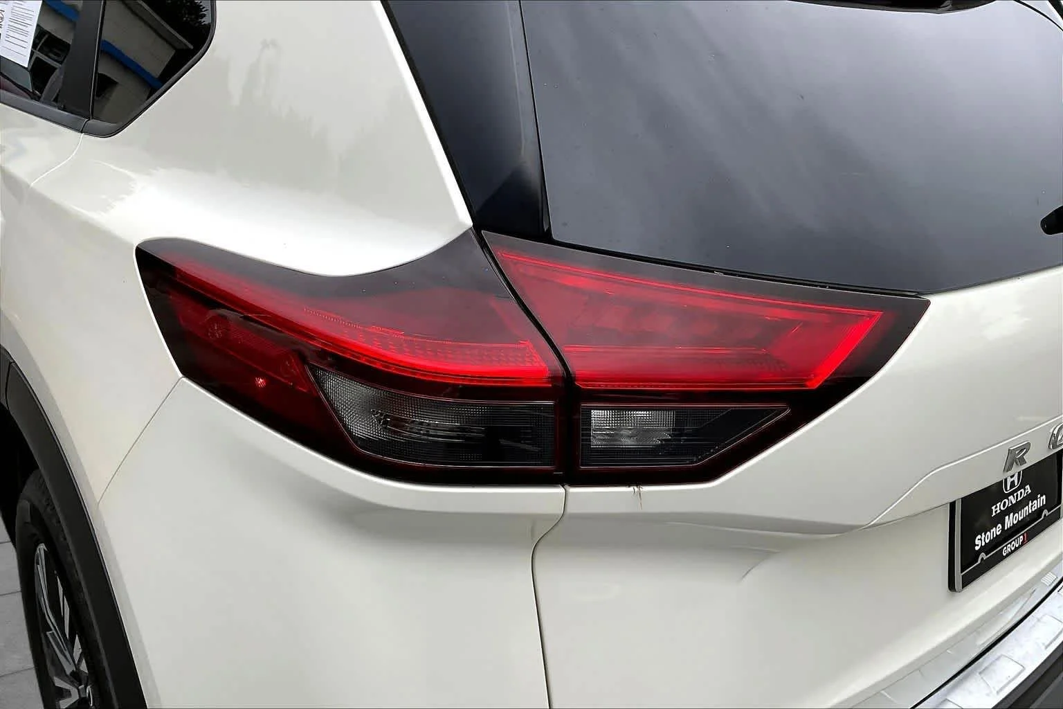 Used 2023 Pearl White Tricoat Nissan SV image 28