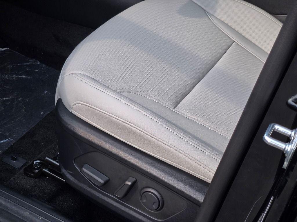 New 2026 Phantom Black Hyundai SEL Activity AWD image 20