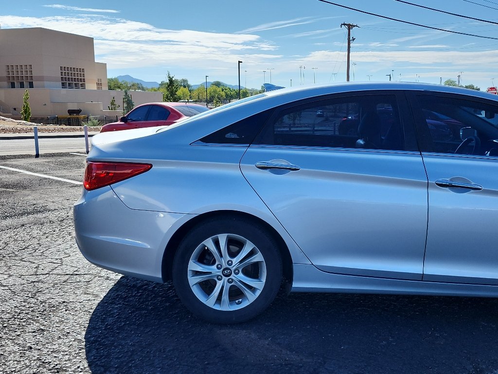 Used 2013 Radiant Silver Metallic Hyundai Limited PZEV image 5