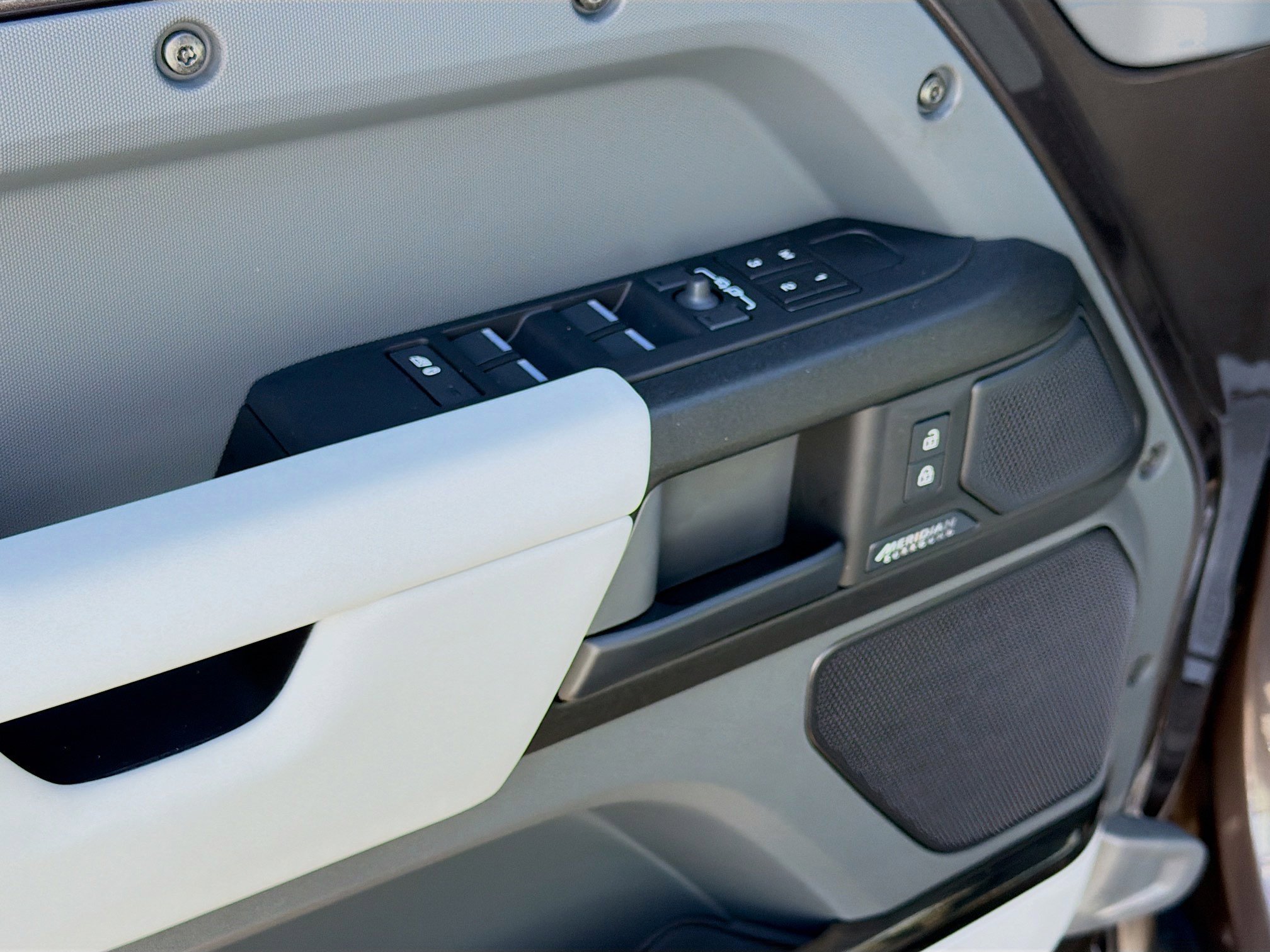 New 2026 Charente Grey Land Rover OCTA image 21
