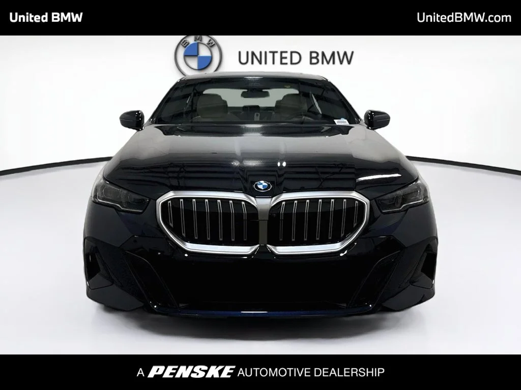 New 2027 Carbon Black Metallic BMW 540i xDrive image 2