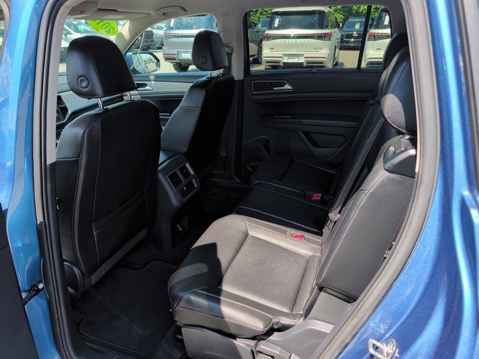 Used 2019 Pacific Blue Metallic Volkswagen 3.6L V6 SE image 9