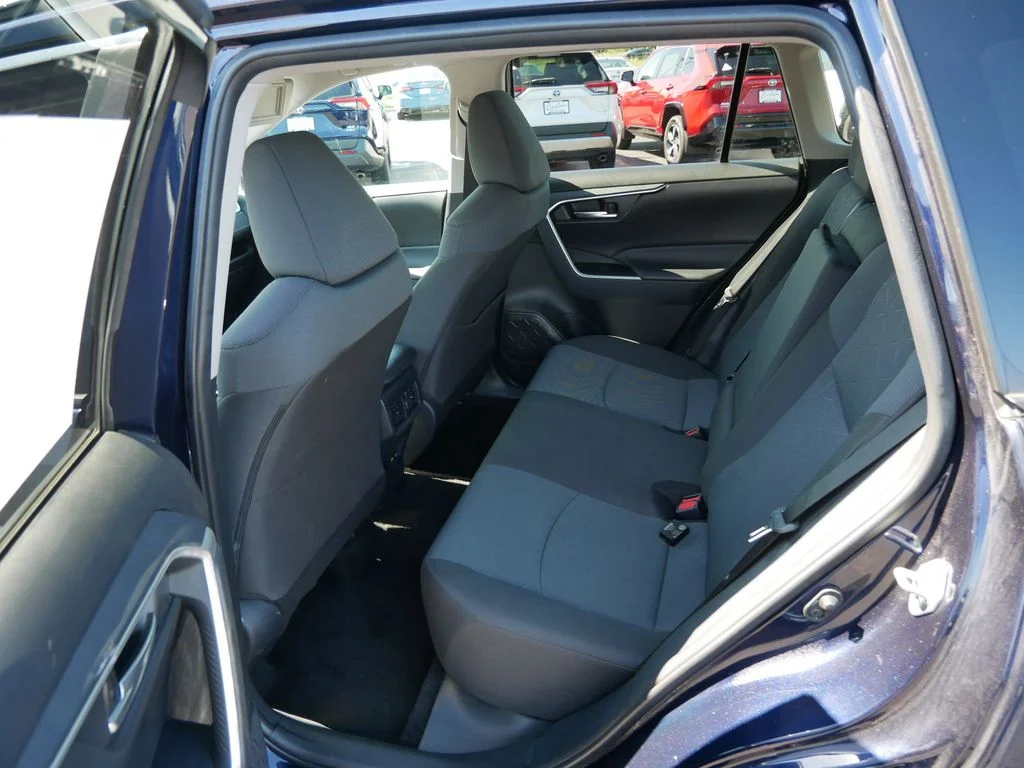 Certified Used 2025  Toyota XLE image 11