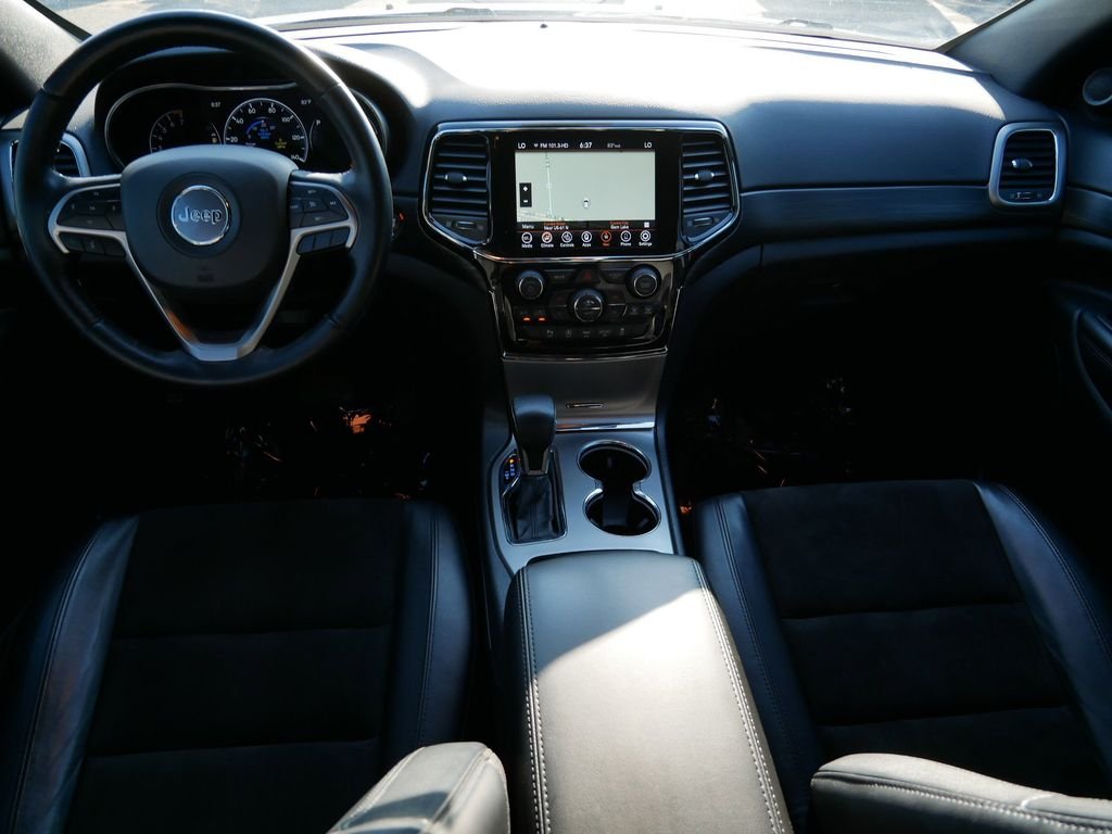 Certified Used 2021 White Jeep Laredo X image 13
