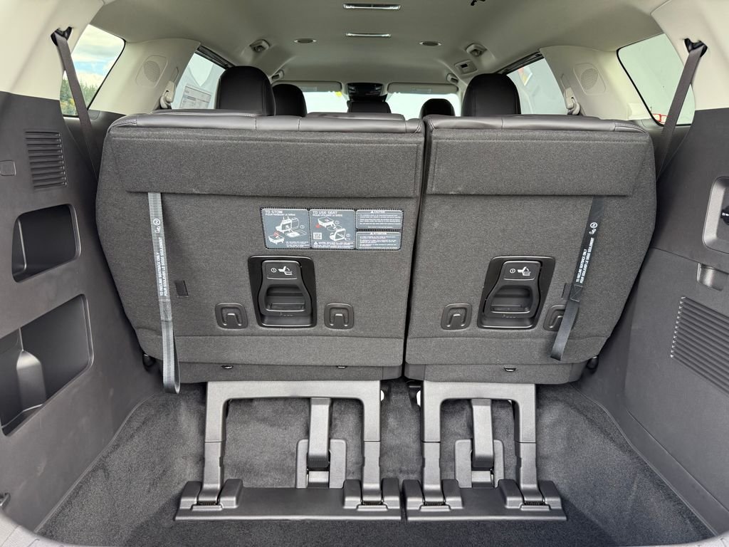 New 2027 Snow White Pearl Kia LXS image 10