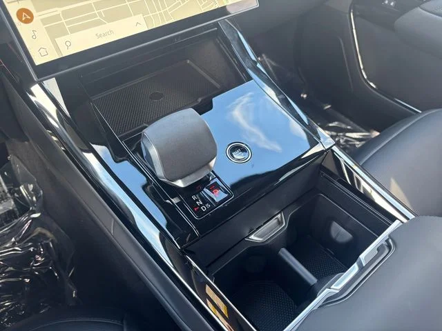 New 2026 Black Land Rover Dynamic SE image 24