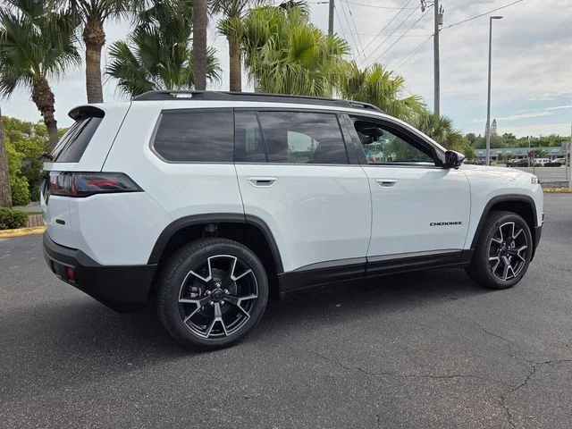 New 2026 Bright White Clear-Coat Exterior Paint Jeep Overland image 7