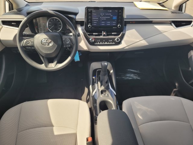 Used 2022 White Toyota LE image 16