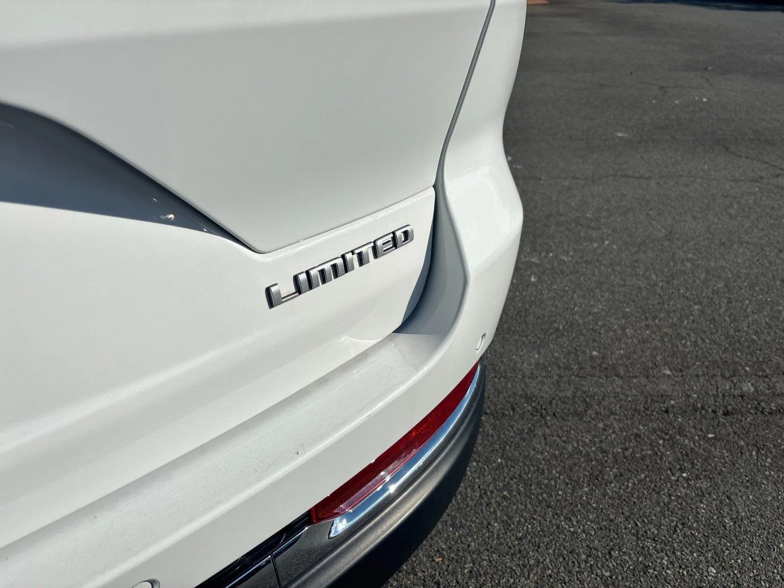 Used 2024 Bright White Clearcoat Jeep Limited image 11