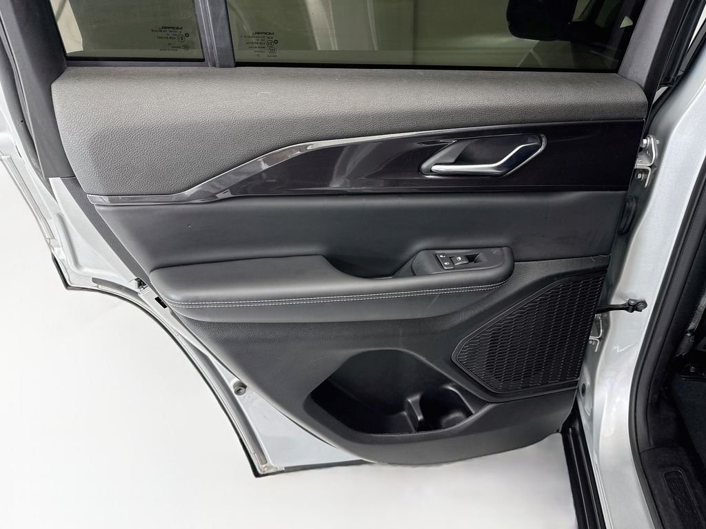 Used 2023 Silver Jeep Altitude X image 24