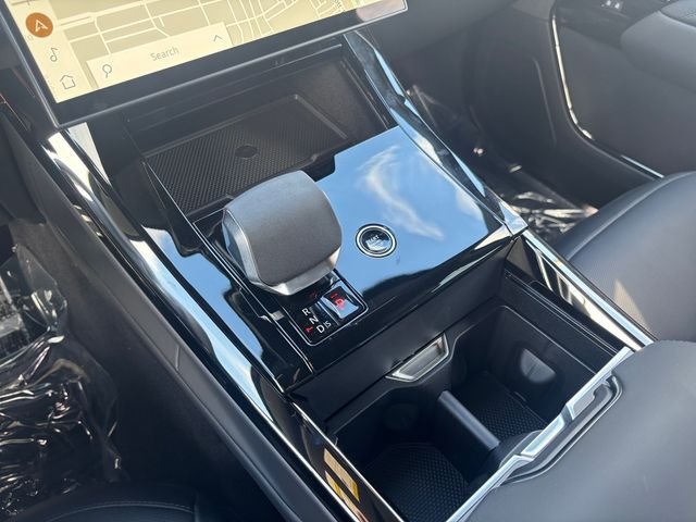 New 2026 Santorini Black Land Rover Dynamic SE image 24