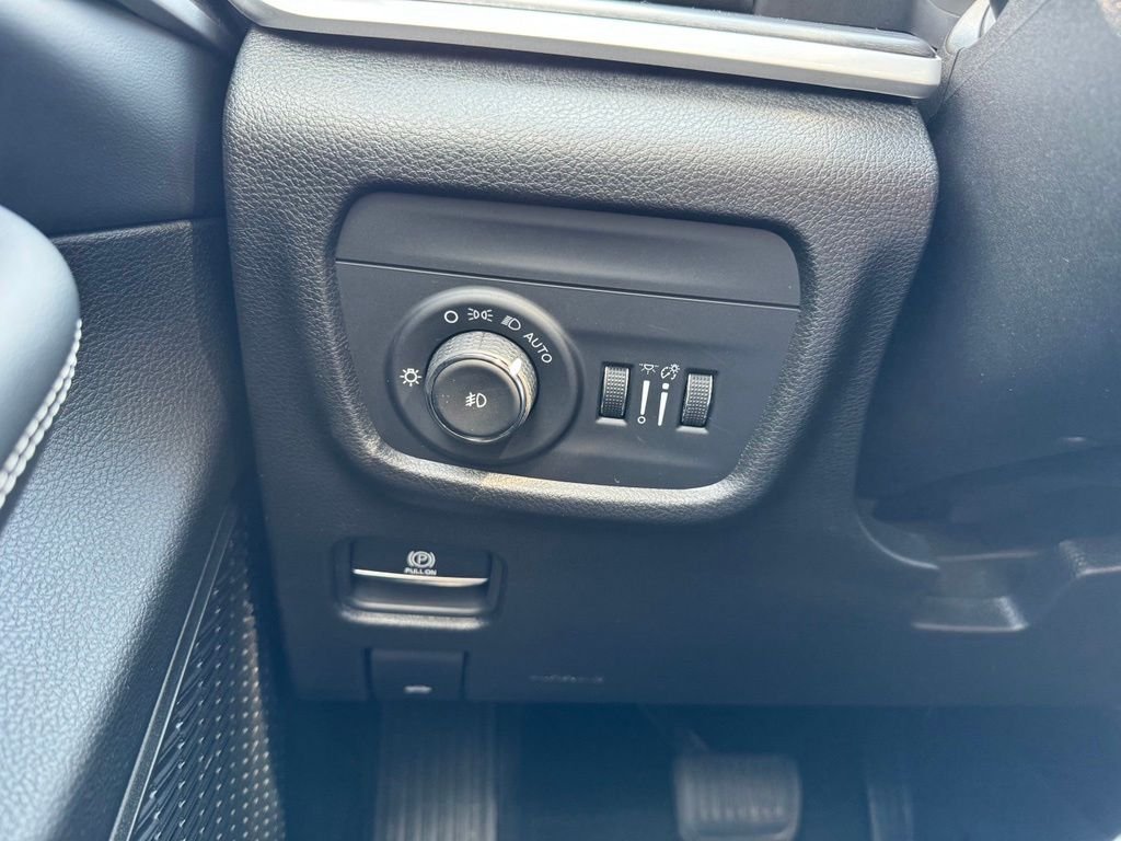 Used 2023 Bright White Clearcoat Jeep Limited image 23