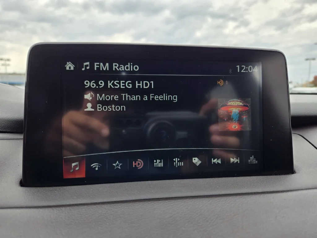 Used 2016 Red Metallic Mazda Grand Touring image 21
