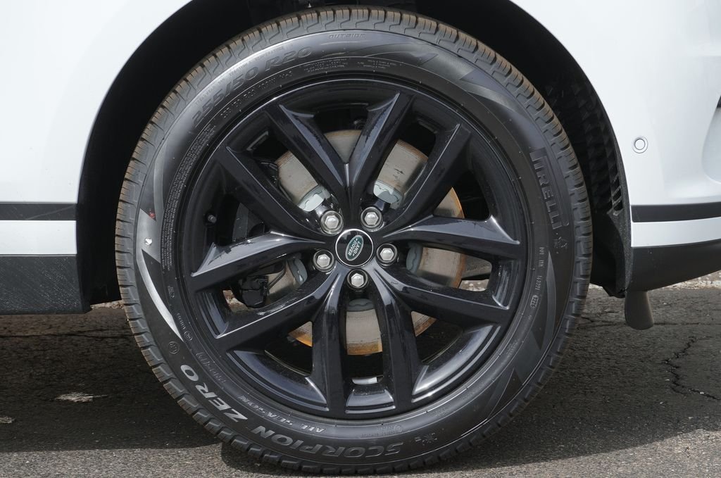 New 2026 Fuji White Land Rover S image 9