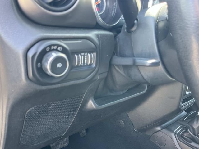 Used 2019 Gray Jeep Unlimited Sport image 26