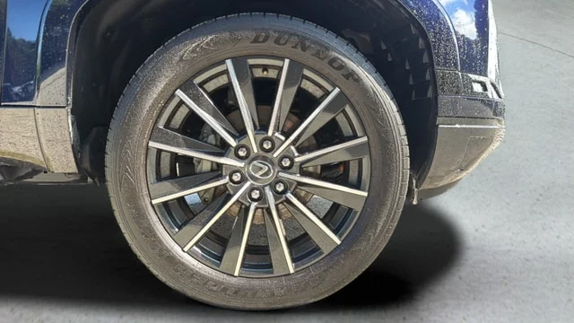 Used 2025 Mica Lexus 550 Luxury+ image 60