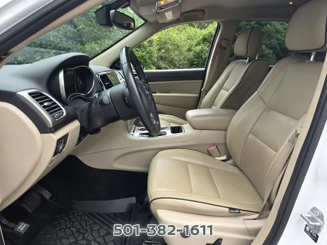 Used 2022 White Jeep Laredo E image 9