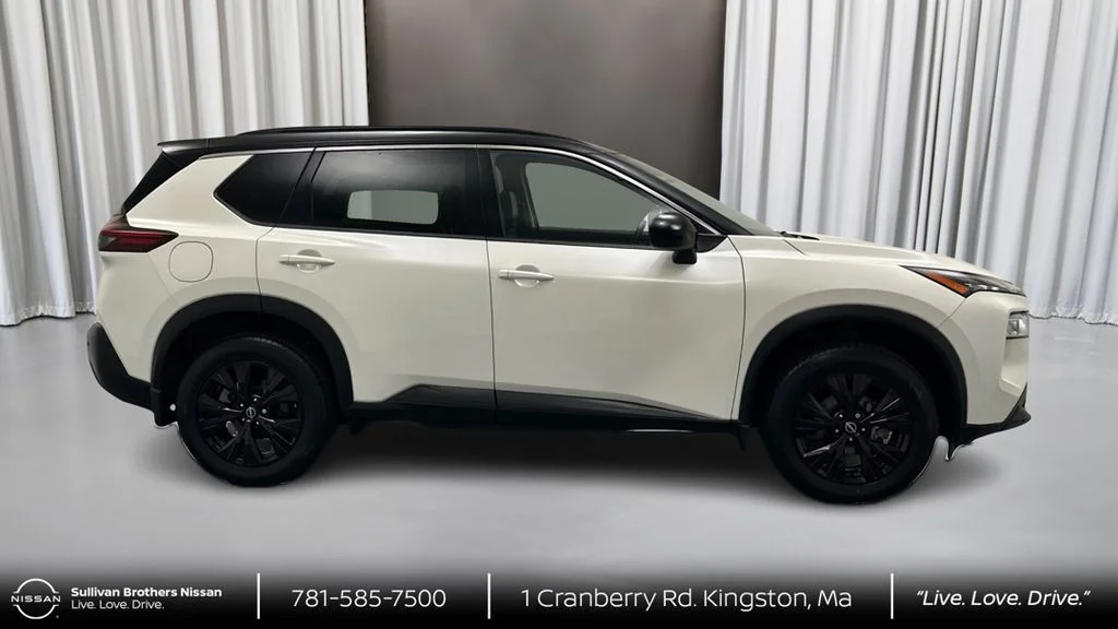 Used 2023 White Nissan SV image 4