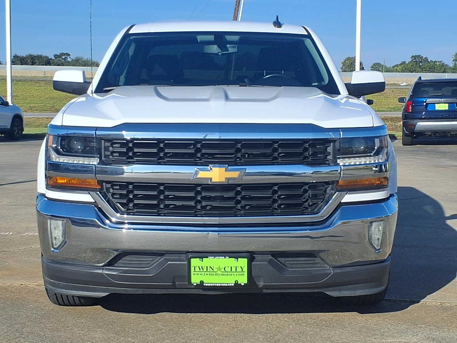 Used 2017 White Chevrolet LT image 5