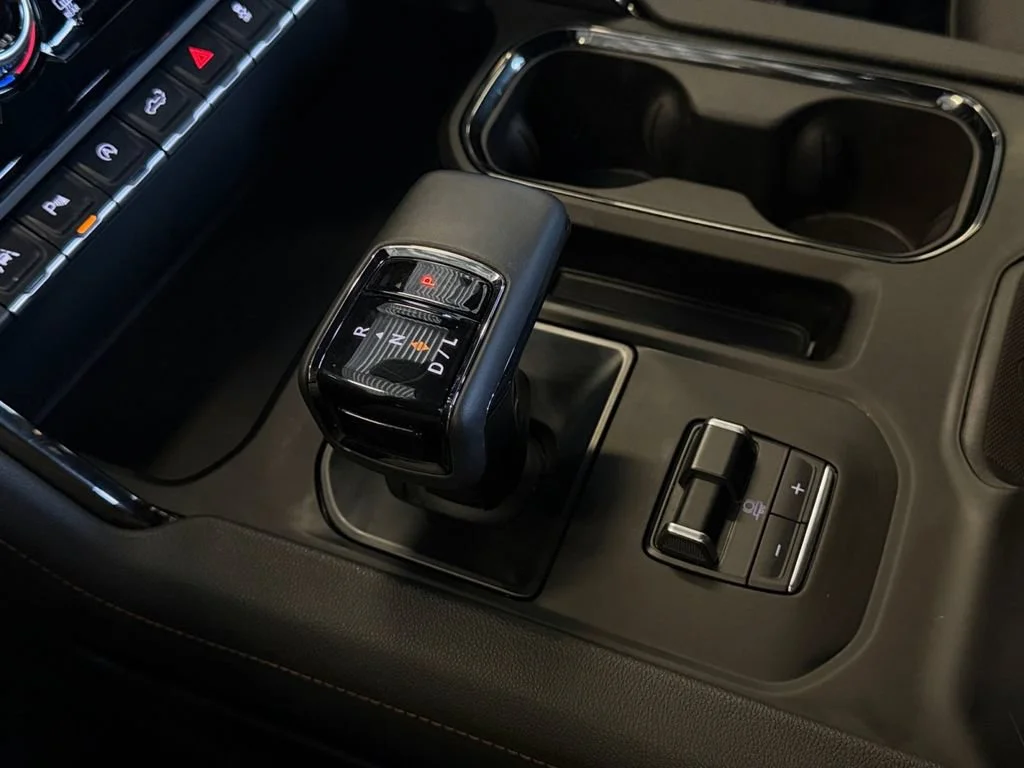 Used 2025 Sterling Metallic GMC AT4 image 35