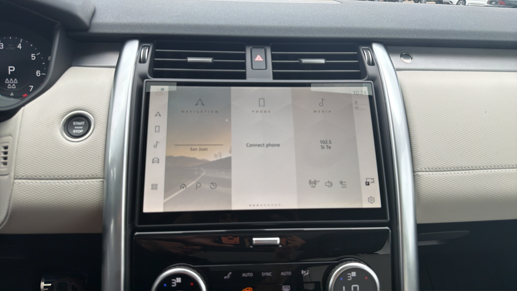 New 2026 Fuji White Land Rover Dynamic SE image 22