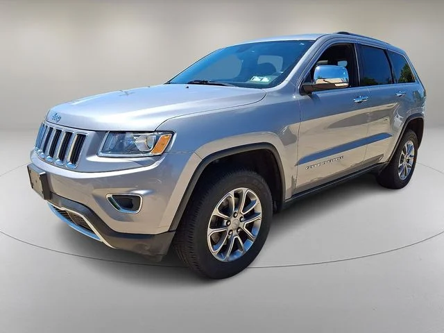 Used 2016 Silver Jeep Limited image 5