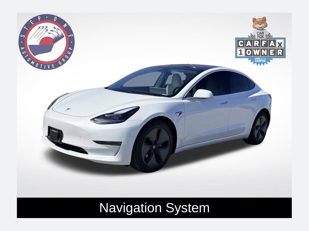 Used 2018 White Tesla Long Range image 1