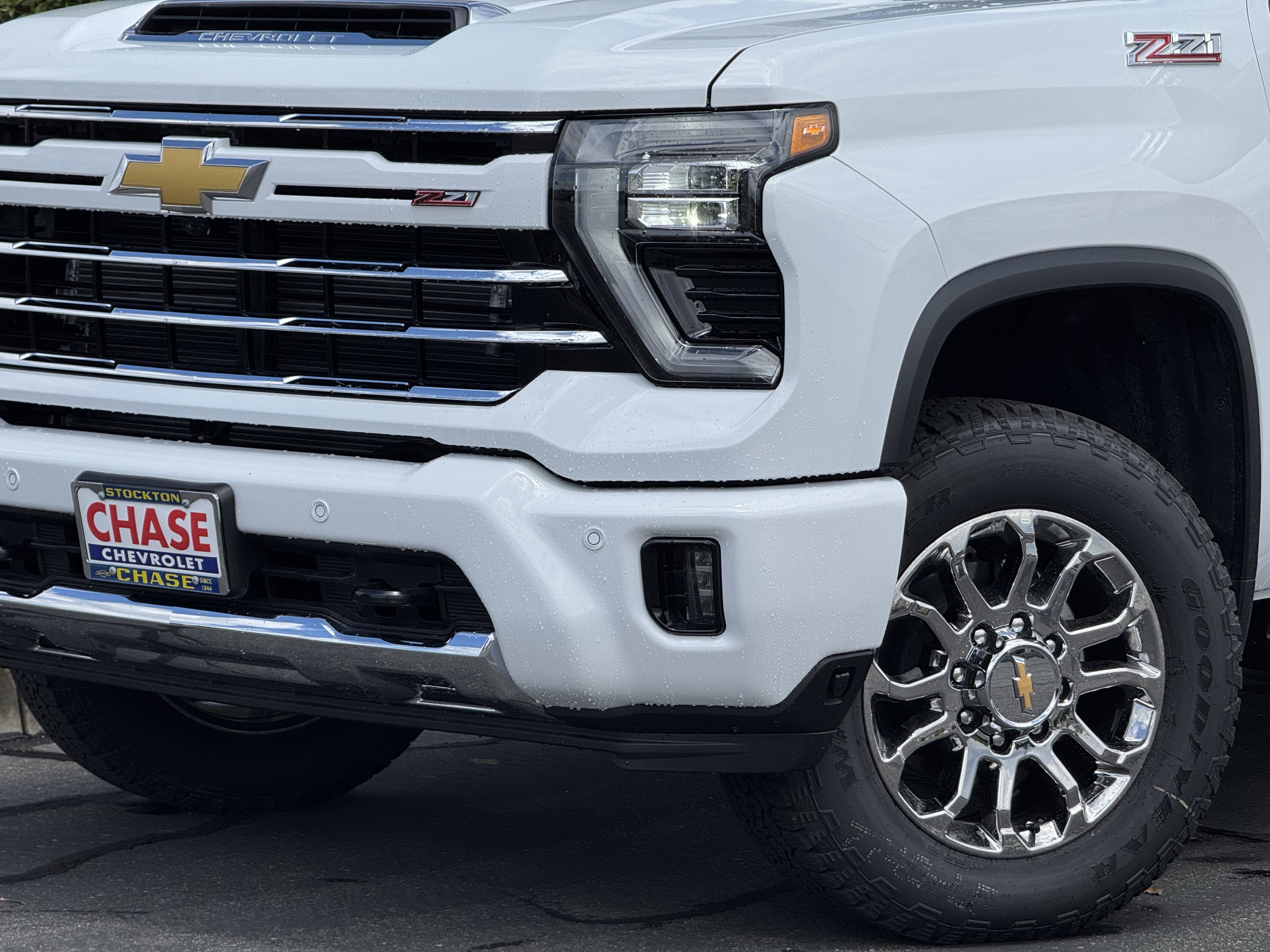 New 2026 Summit White Chevrolet LT image 3