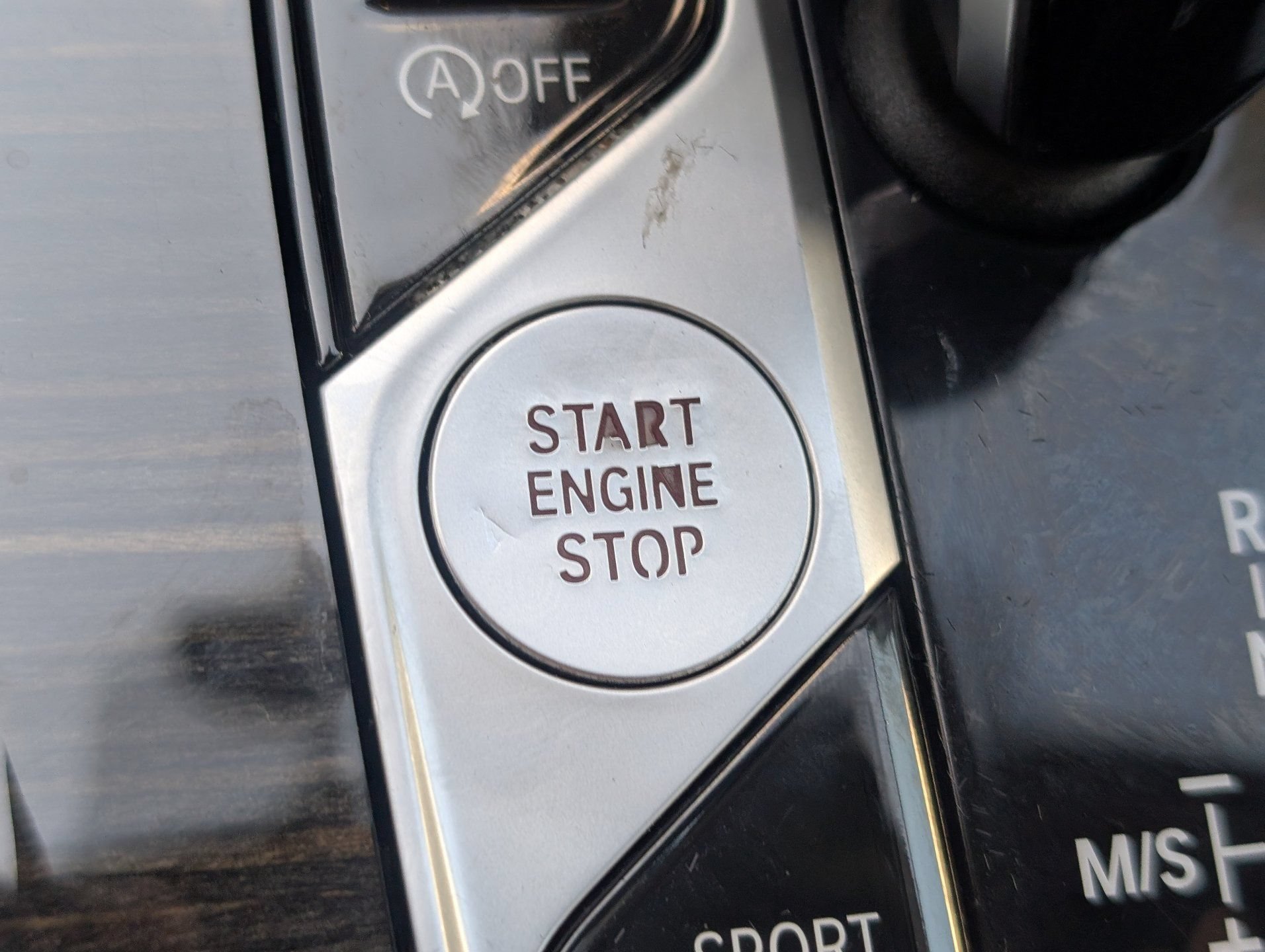 Used 2020 White BMW sDrive40i image 21