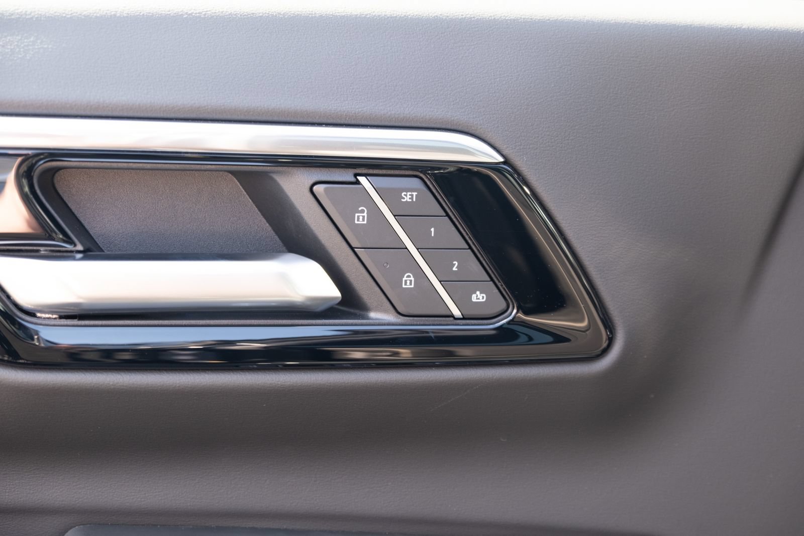 2026 Chevrolet Suburban Premier - Photo 16