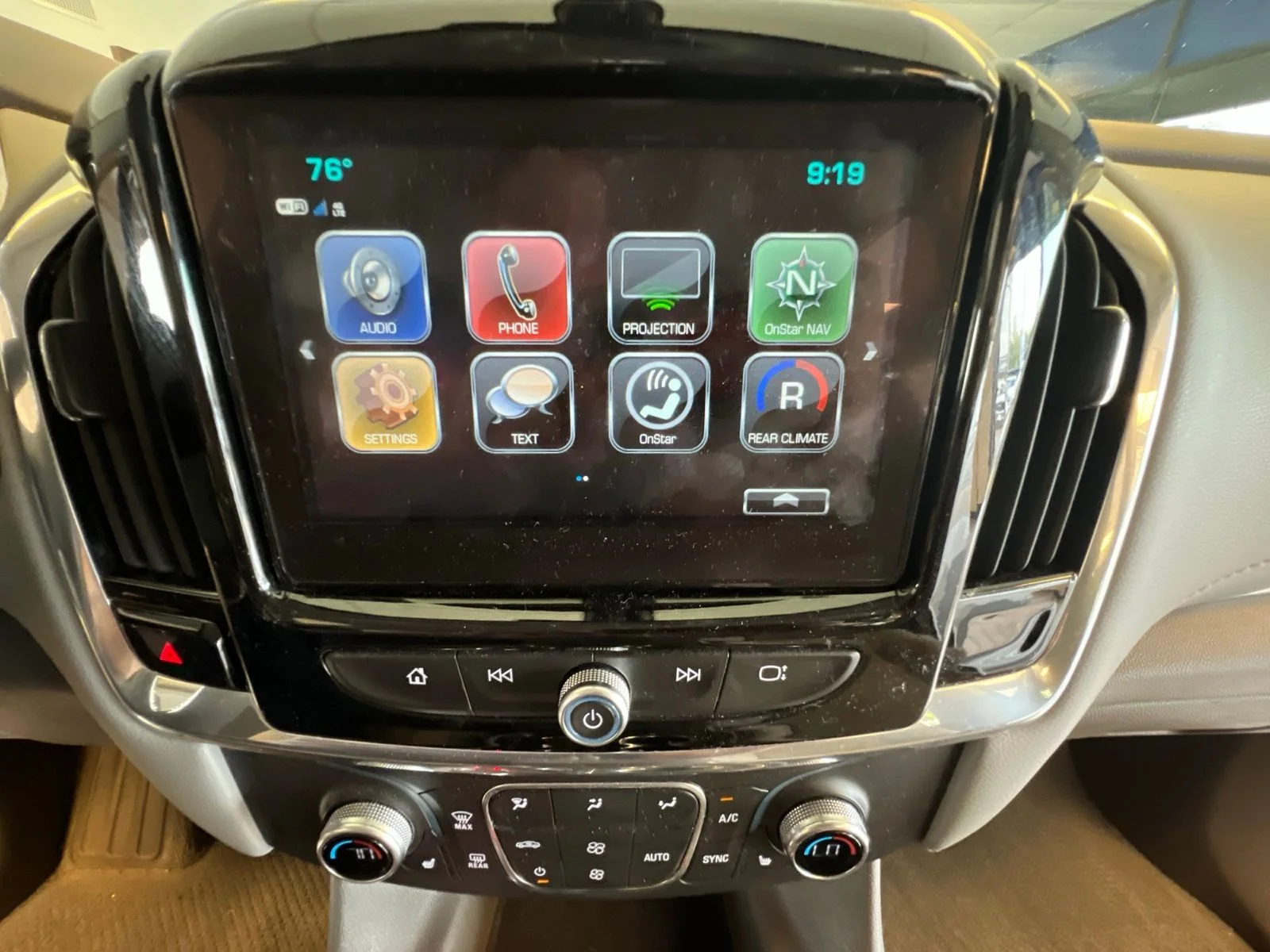 Used 2019 Silver Ice Metallic Chevrolet LT image 5