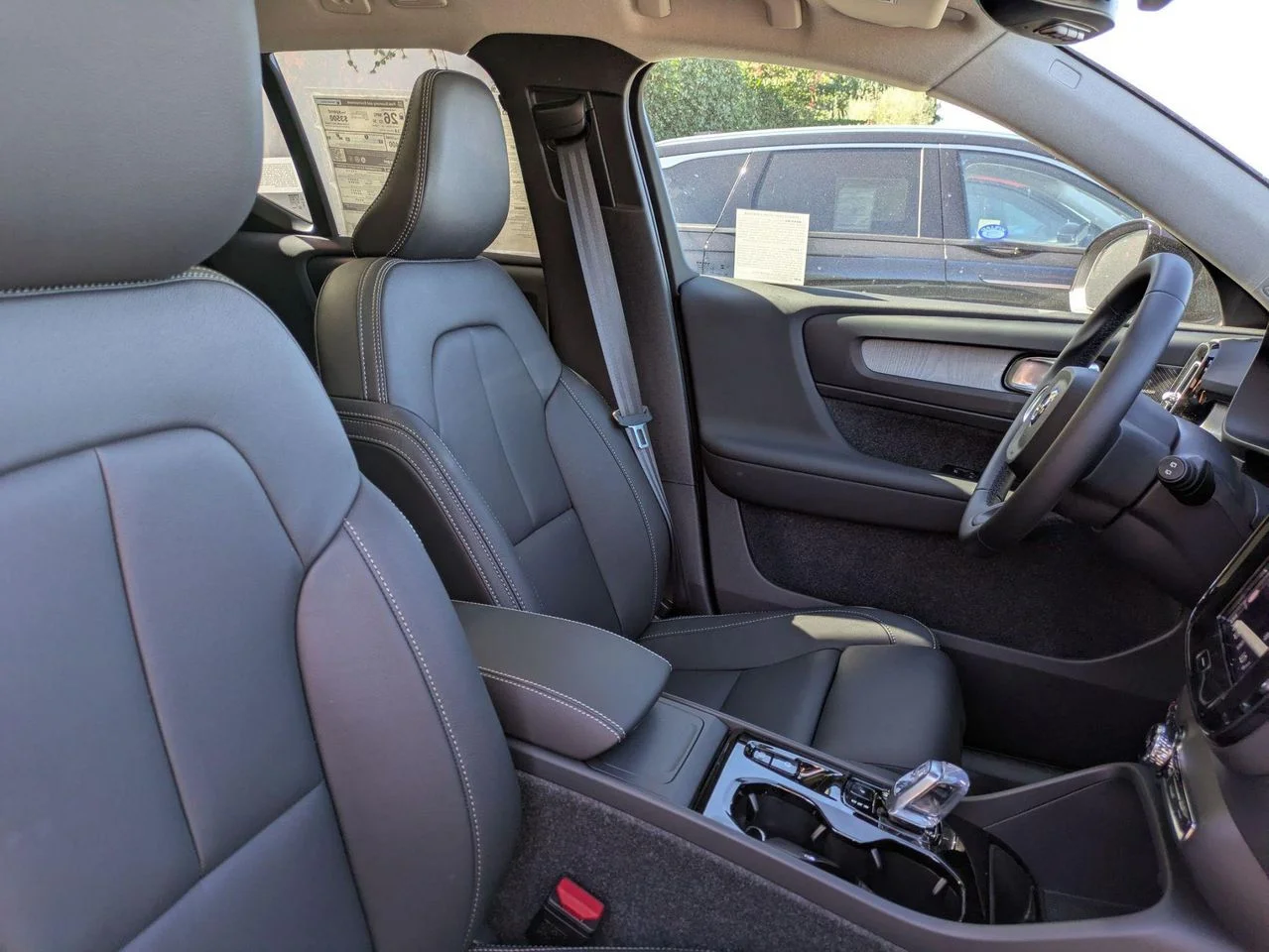 2026 Volvo XC40 Ultra - Photo 14