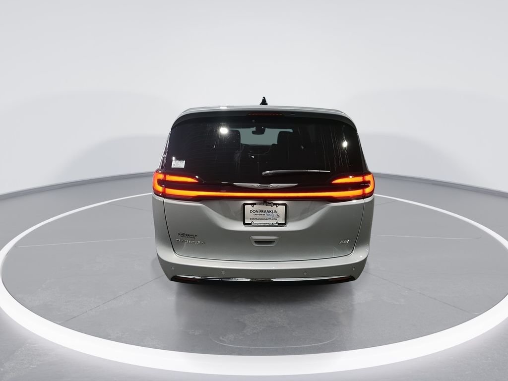 2026 Chrysler Pacifica Select - Photo 7