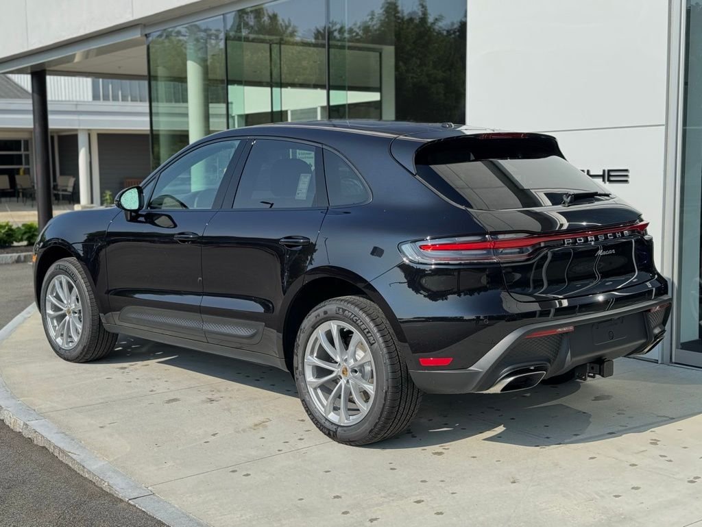 2025 Porsche Macan - Photo 3