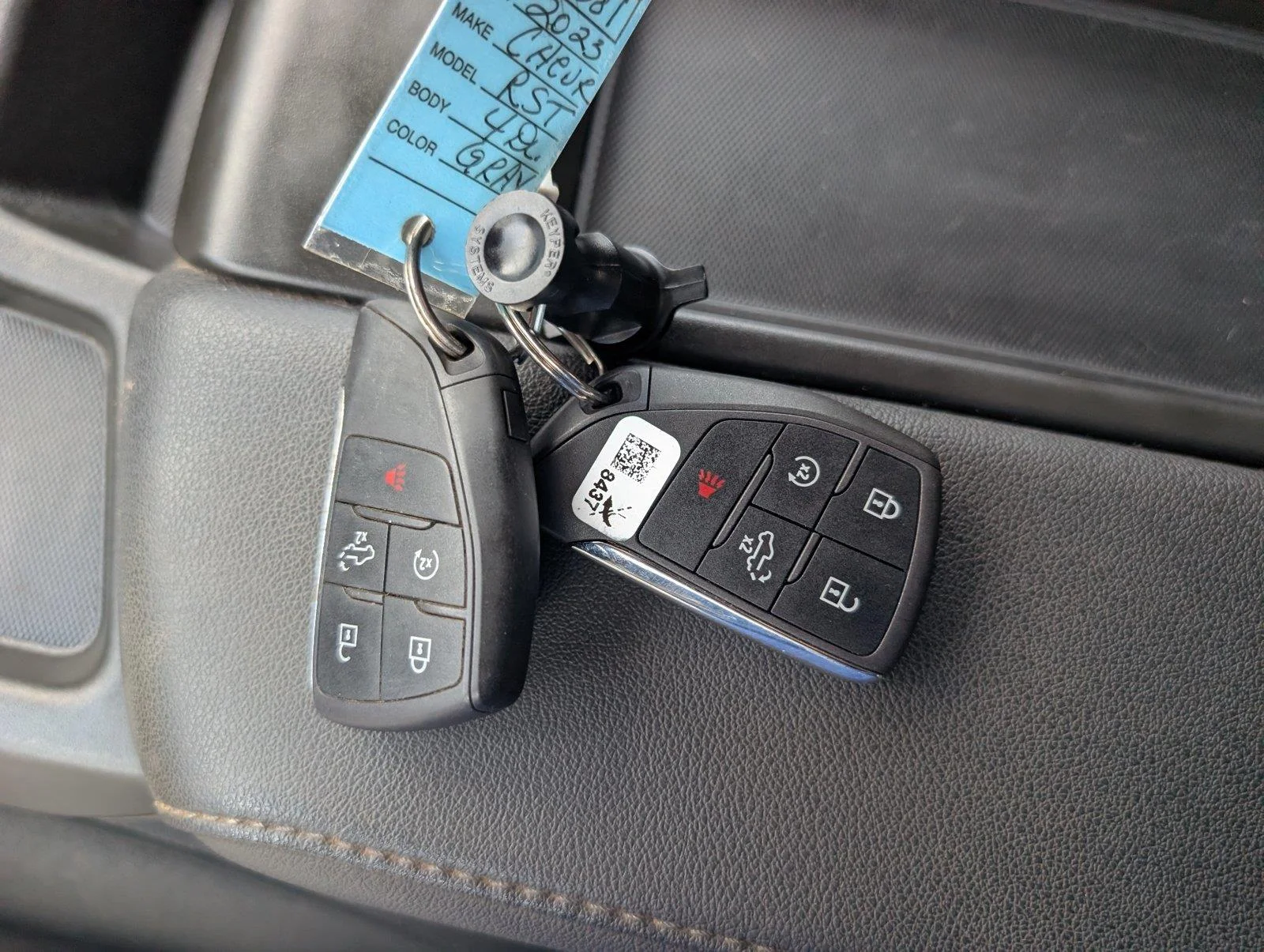 Used 2023 STERLING GRAY METALLIC Chevrolet RST image 21