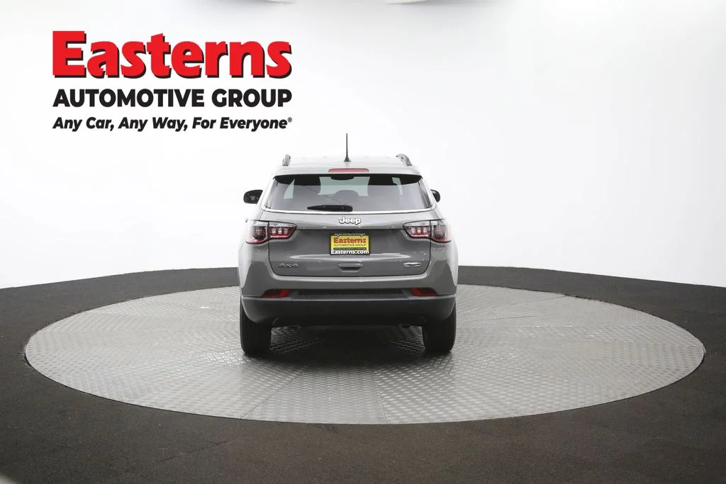 Used 2023 Gray Jeep Latitude Lux image 35