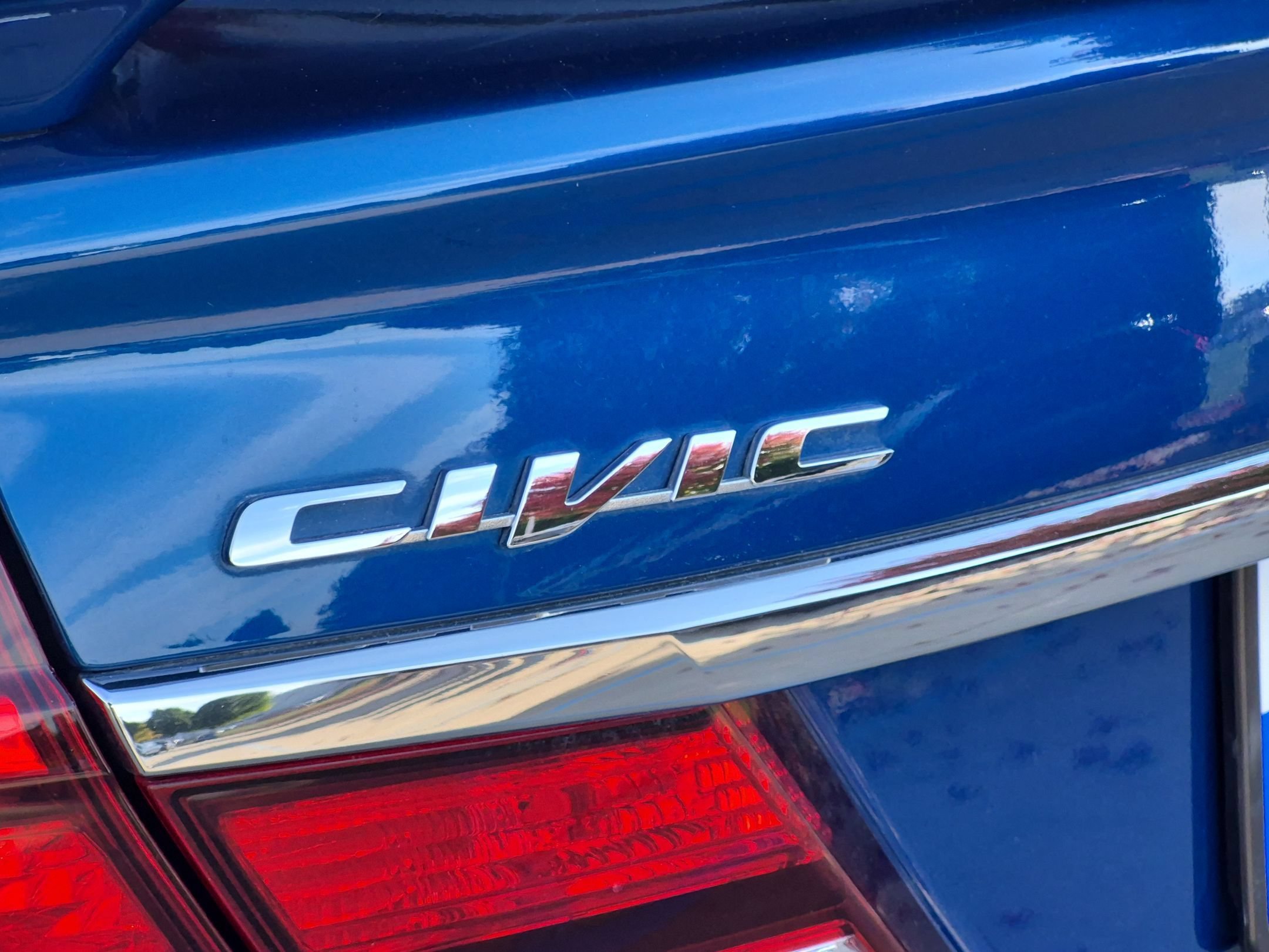 Used 2015 Dyno Blue Pearl Honda LX Sedan image 25