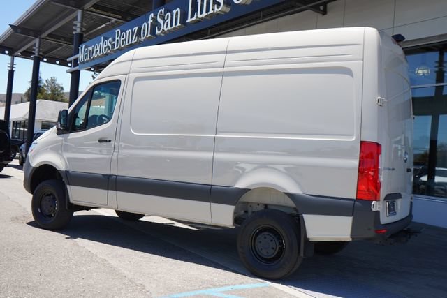 New 2025 Pebble Gray Mercedes-Benz Cargo 144 WB image 28