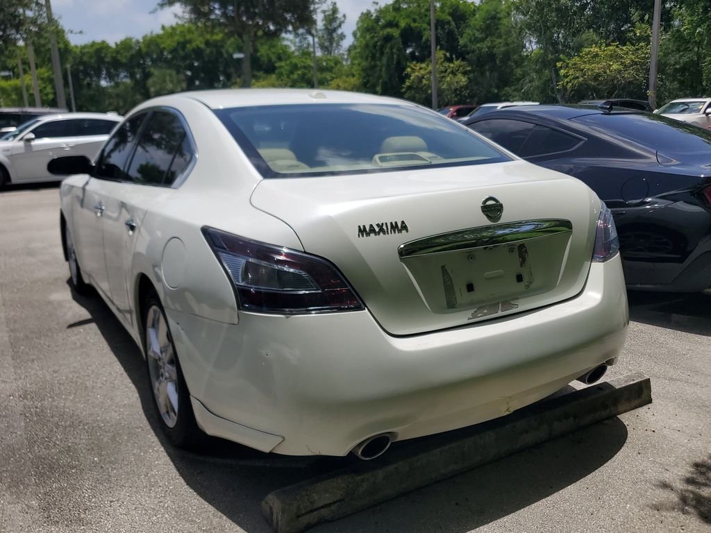 Used 2013 White Nissan 3.5 SV image 6