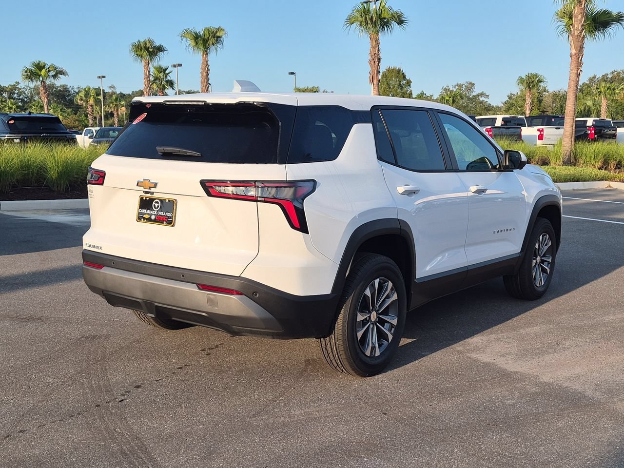 2027 Chevrolet Equinox LT - Photo 8
