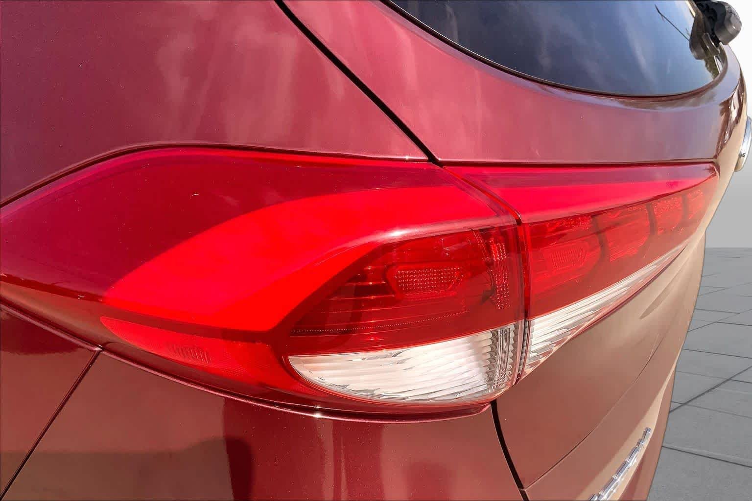 Used 2017 Ruby Wine Hyundai SE image 28