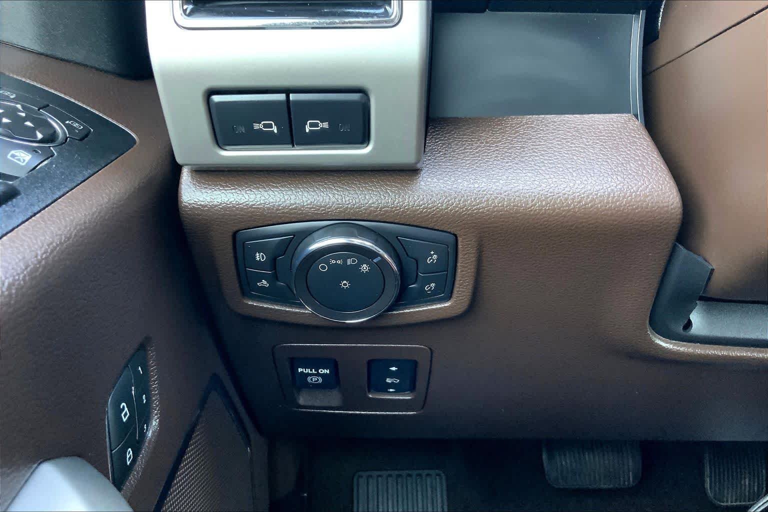 Used 2019 Agate Black Metallic Ford King Ranch image 34