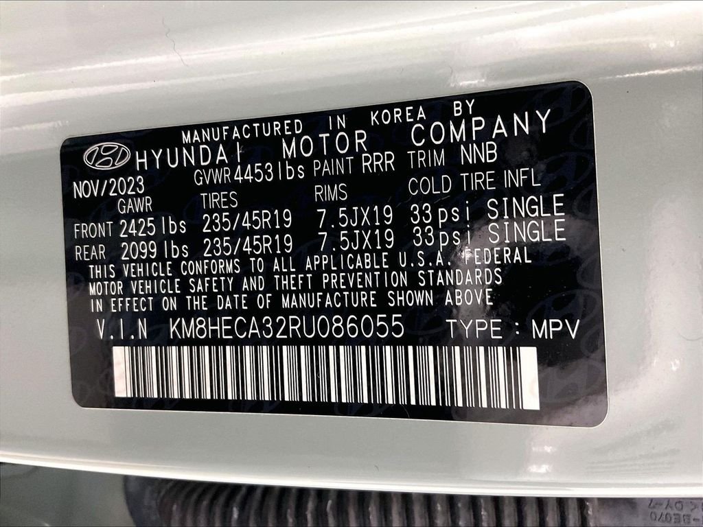 Used 2024 Green Hyundai Limited image 37
